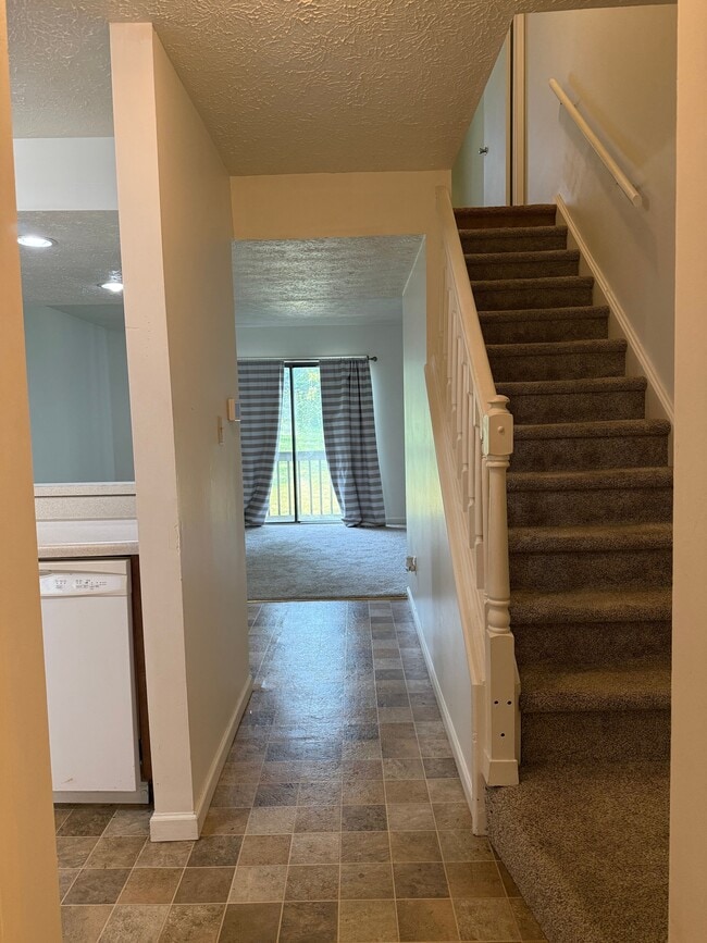 Photo - 517 E Graham Pl