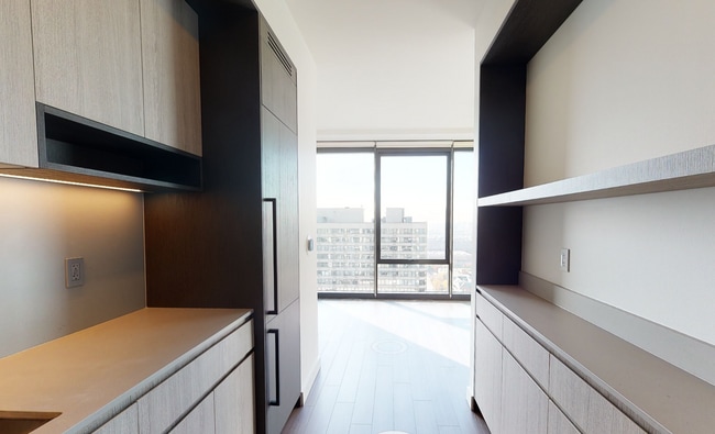 Photo - 1150 S Michigan Ave