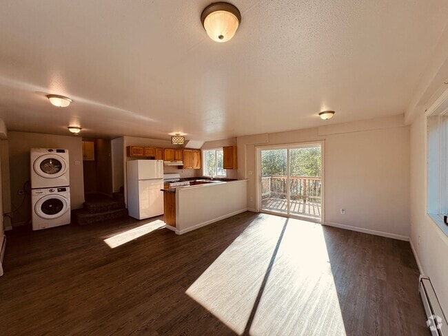 Building Photo - 1670 N Basie Point Cir Unit 2 Rental