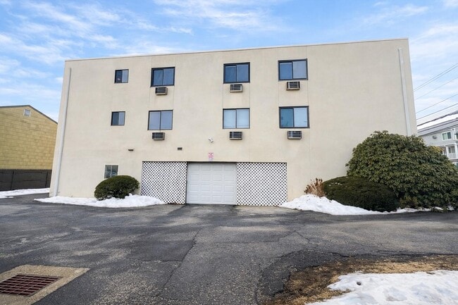 Photo - 737 Cove Rd Unit 2D