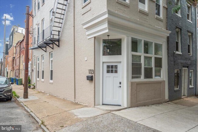 Photo - 1723 E Lombard St