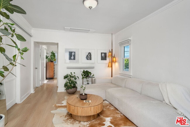 Building Photo - 431 Linnie Canal