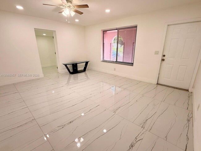 Photo - 4088 SW 51st St Unit A
