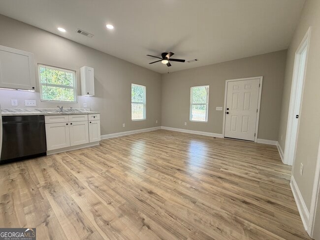 Photo - 326 S McIntosh St