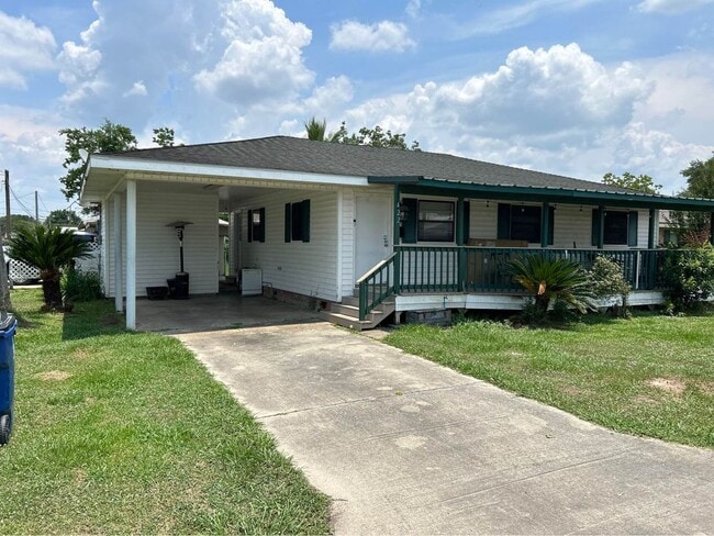 Building Photo - 422 Ann Dr
