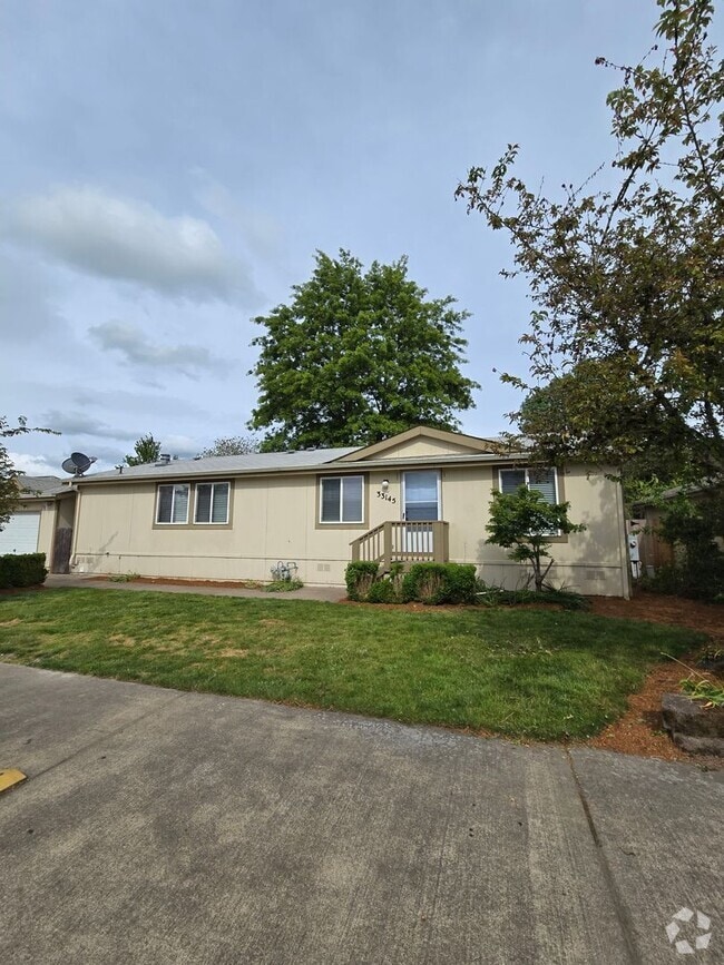 Building Photo - Pet Friendly 3bed : 2bath home w/ Garage Unit 33145-21