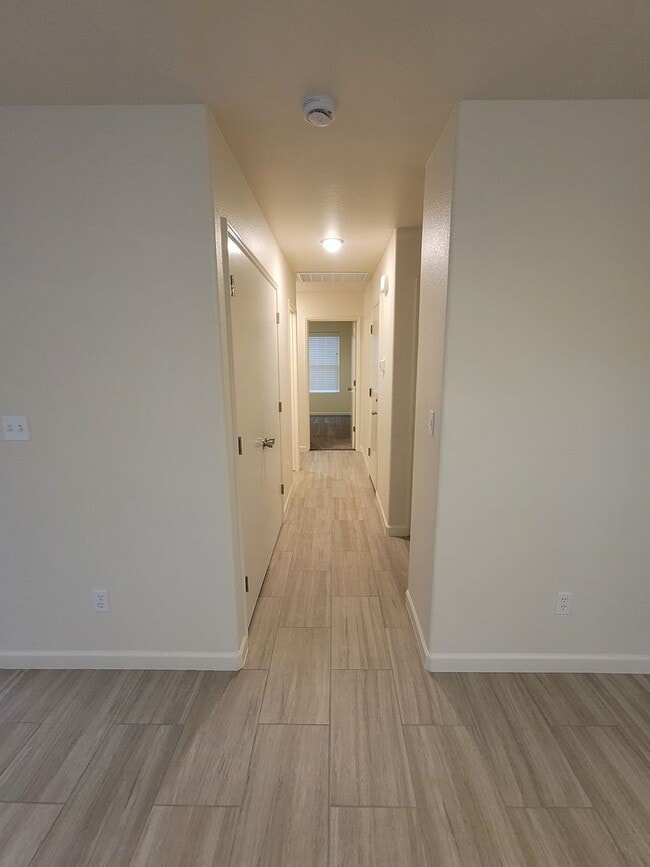 Photo - 3 bedroom 2 bath SW Visalia Home