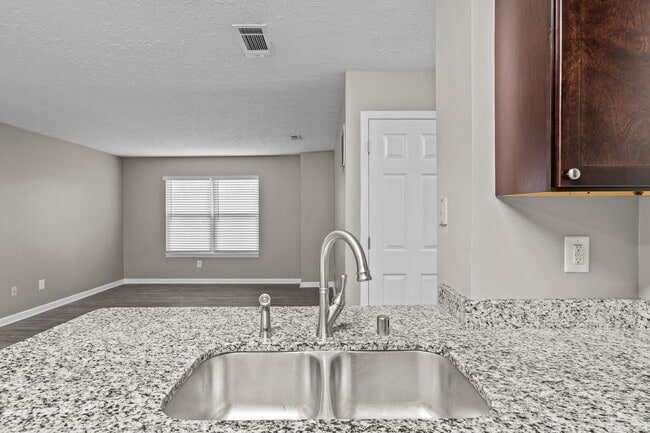 Photo - Spacious Cove Springs 3 & 4 Bedrooms