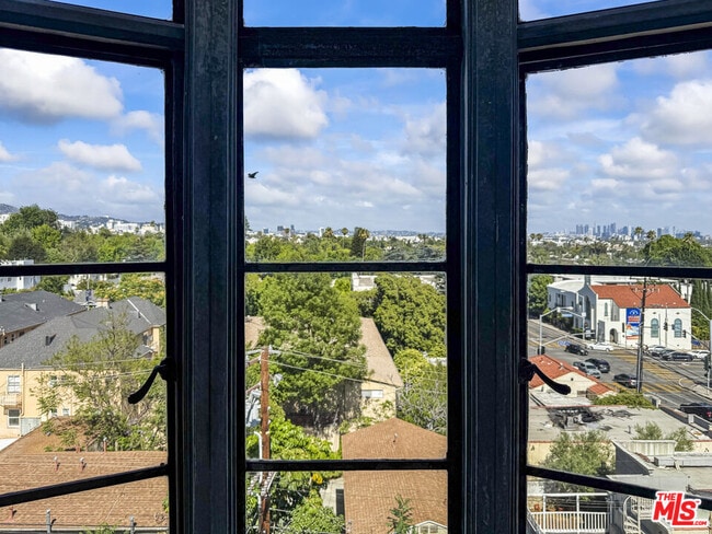 Photo - 1314 Hayworth Ave