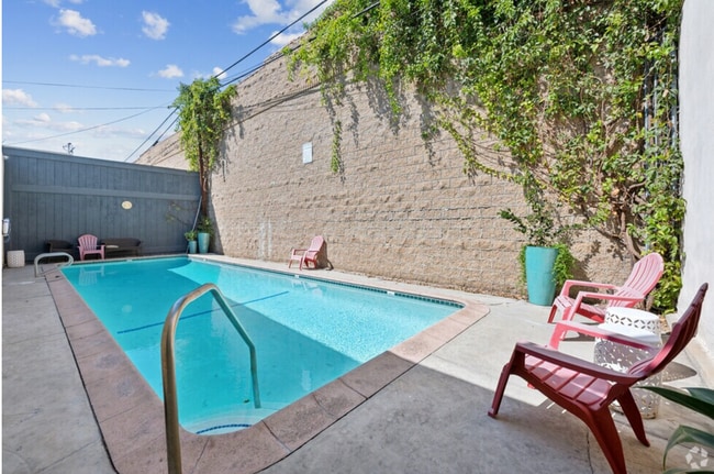 Photo - 435 W. Regent St