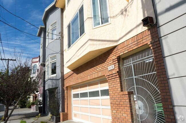 Building Photo - Mid-floor Flat in a duplex located in the ... Rental