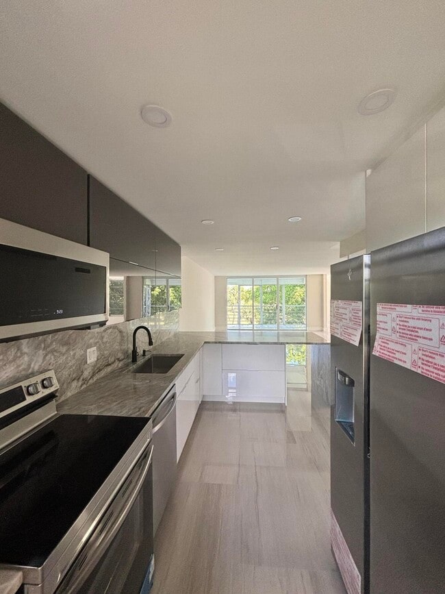 Photo - 3960 Oaks Clubhouse Dr Unit 401