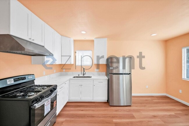 Photo - 3618 Ellis Ln