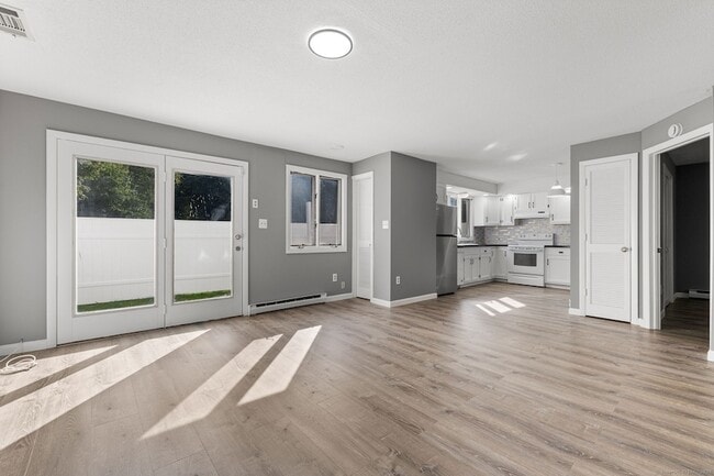 Building Photo - 8 Burma Rd Rental