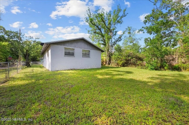 Photo - 1603 W 29th St