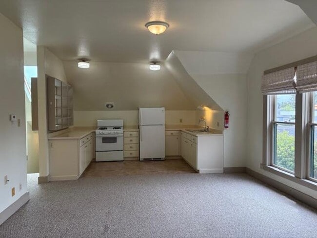 Photo - Arcata 3-Bedroom Victorian Apartment Unit 1492 H St, Apt A