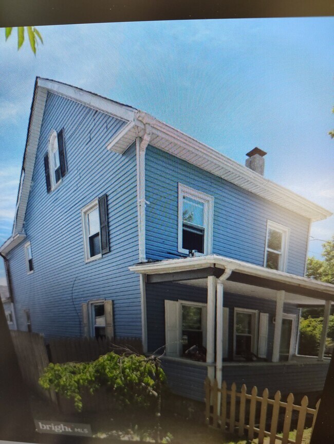 Building Photo - 501 N 4th St.
