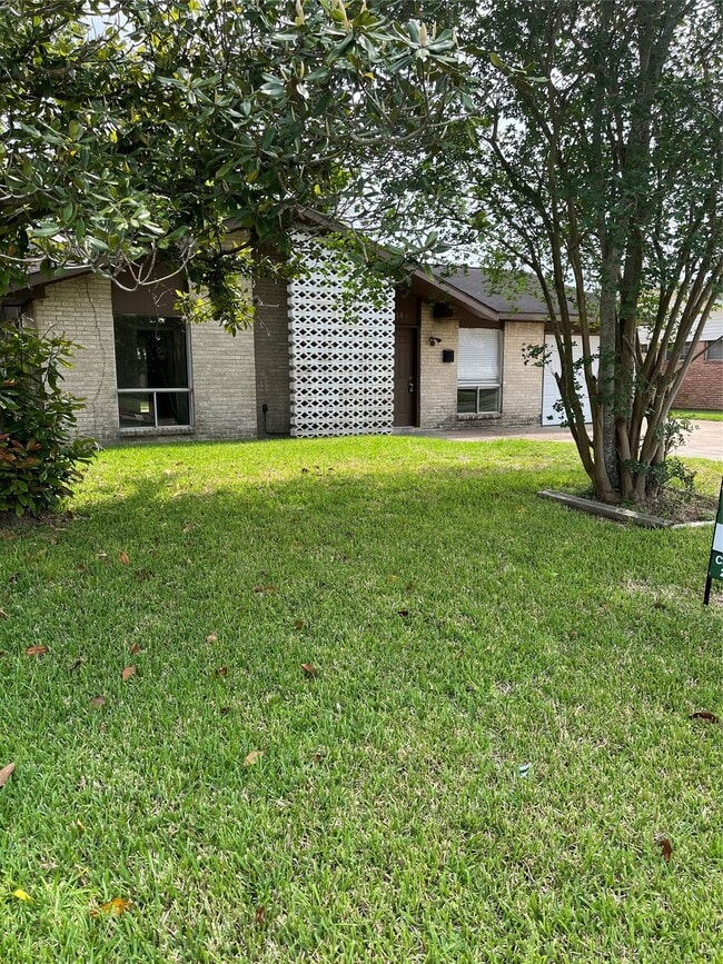 Building Photo - 5142 Madden Ln