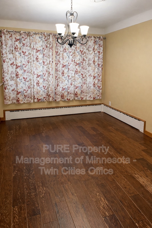 Photo - 30630 Broadway St N