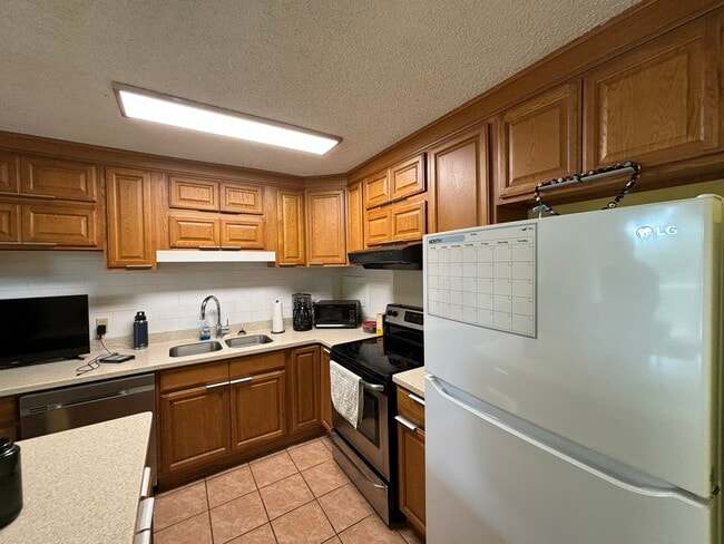 Building Photo - 1830 Wilikina Dr