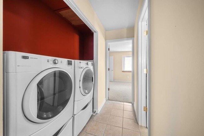 Photo - 1814 Birch Post Cove