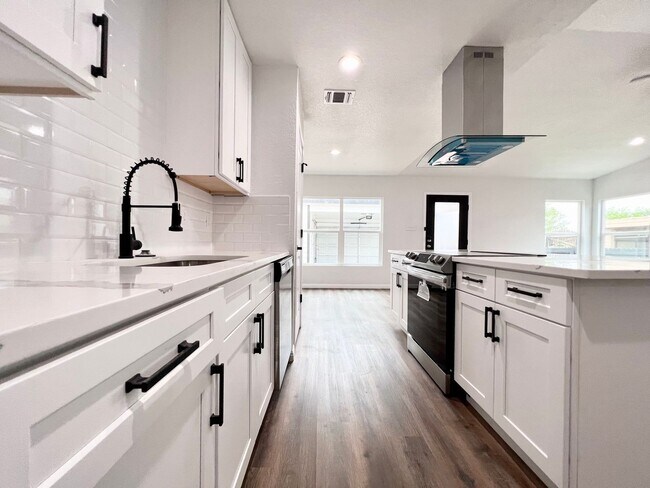 Photo - 8433-8435 Dixon Ridge Dr Unit 8433 Dixon Ridge Dr