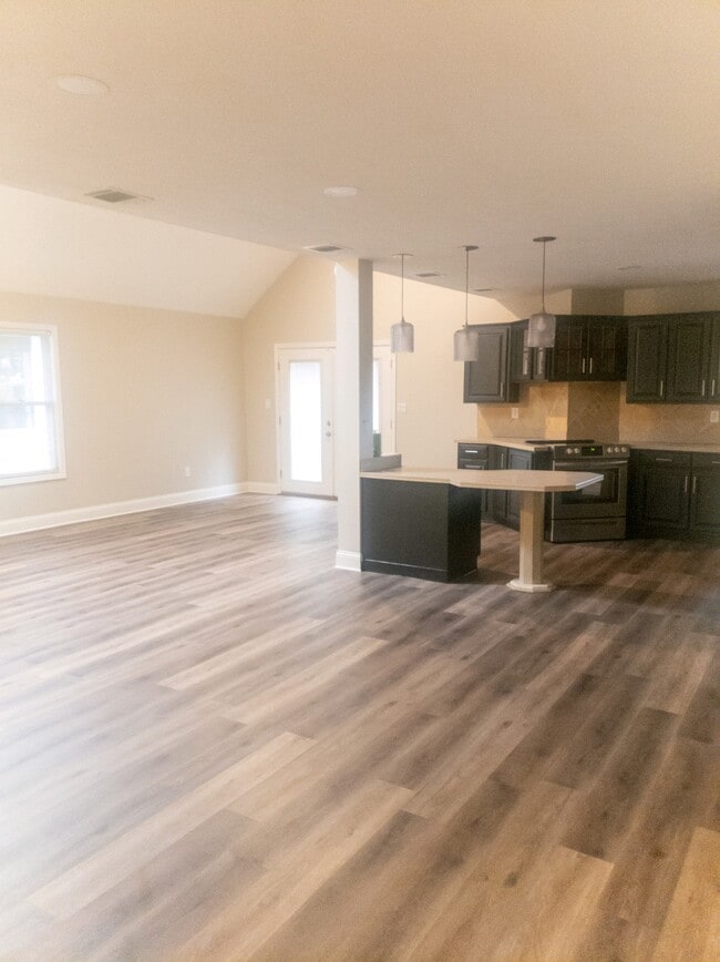 Photo - 924 Stonebrook Dr