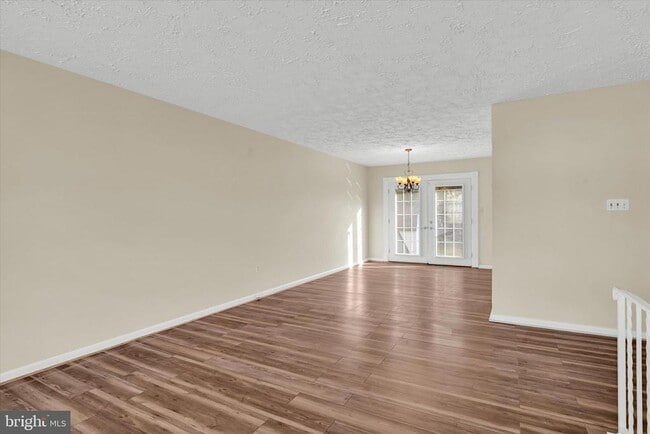 Photo - 6812 Pepper St