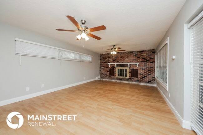 Photo - 605 Ramona Ln