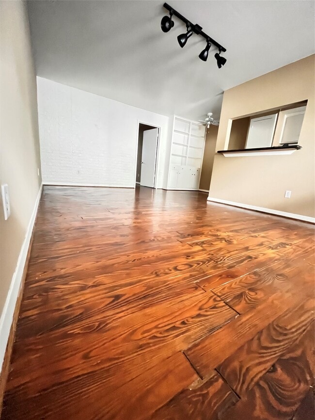 Photo - 427 W 17th St Unit 8