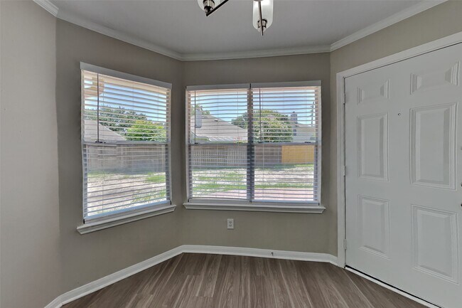 Building Photo - 10406 Comanche Springs Ct