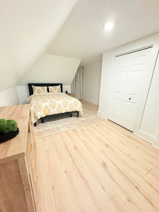 Photo - 1136 Wood Ave