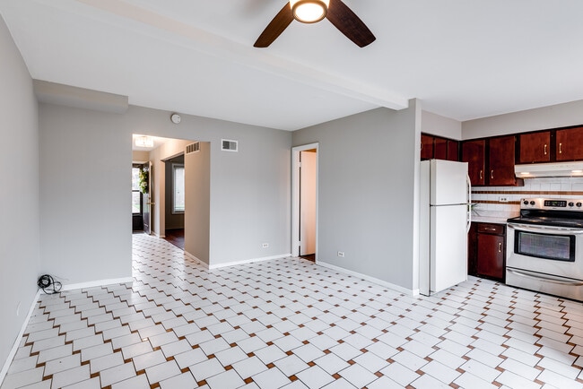 Photo - 18W269 Kirkland Ln