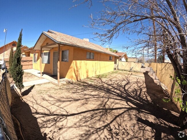 Building Photo - 620 2nd St Unit C Rental