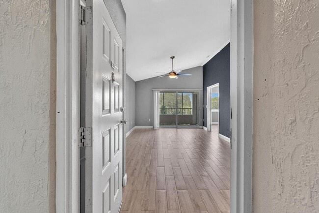 Building Photo - 2803 N Oakland Forest Dr Rental
