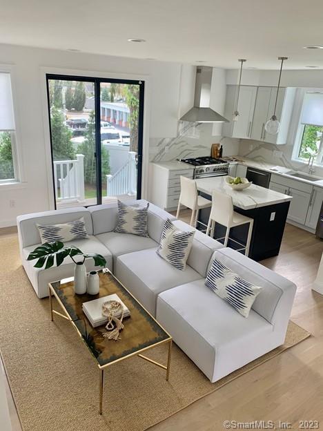 Photo - 70 Seminary St