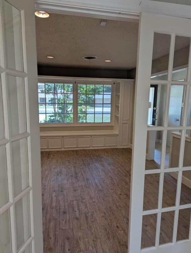 Photo - 6108 Nashville Ave