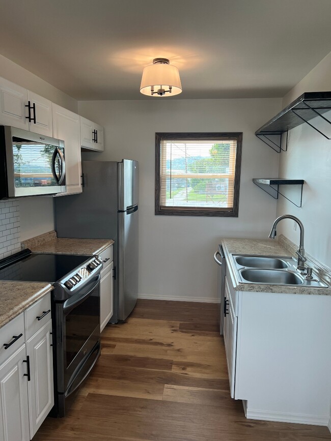 Photo - 1916 Beech St