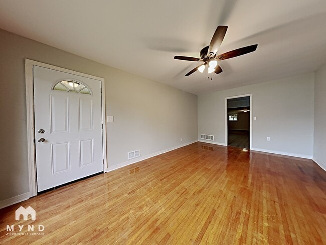 Photo - 804 27th Ave N