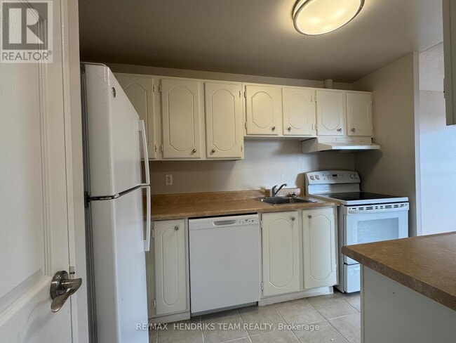 Photo - 610 Lake St Unité 803