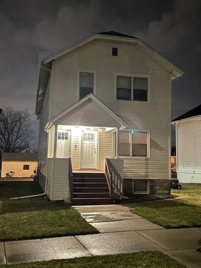 Photo - 2805 Commercial Ave