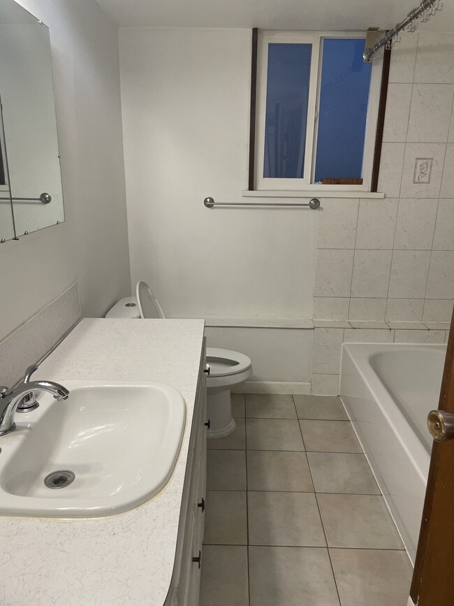 Photo - 6056 Fleming St