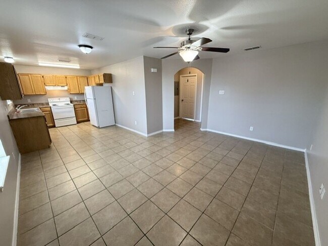 902 Laredo St Unidad Laredo # 4