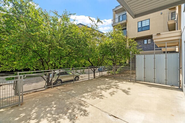 Photo - 820 Emerald St SE Unit 124