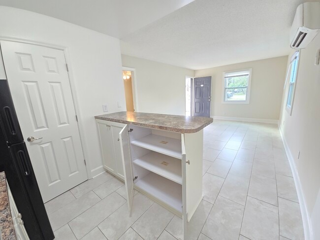1 Bed/1 Bath Jr-Spacious Kitchen Storage, 1st Floor