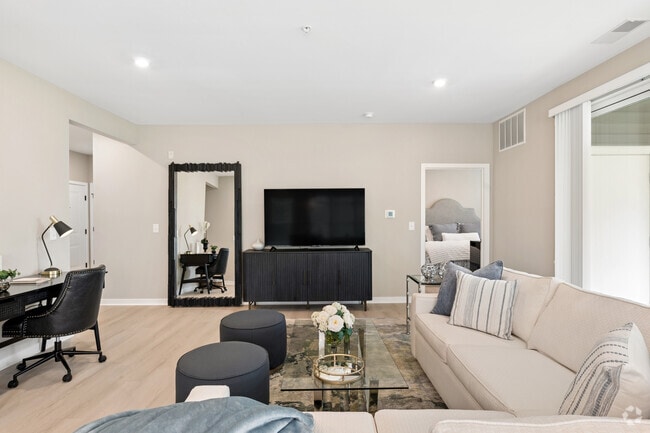 2BR, 2BA - 1,327SF - Living Room