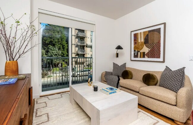 Photo - 832 S Mariposa Ave Unit 520T