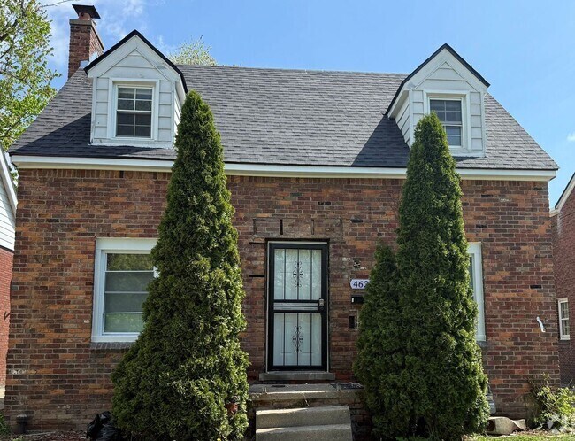 Building Photo - Renovated 3-Bedroom Home – We Welcome Sect...