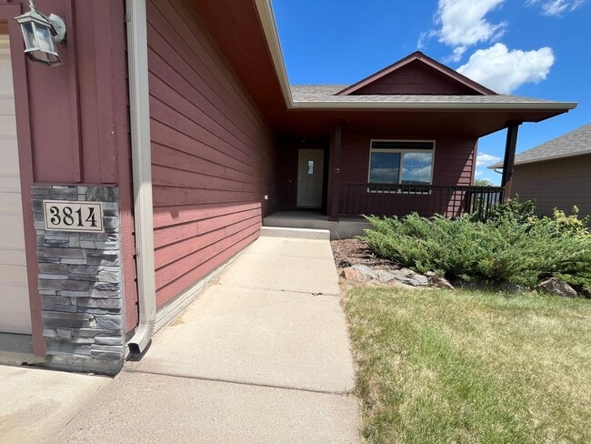 Photo - Gorgeous 4 Bed/3 Bath Home in Great Location!