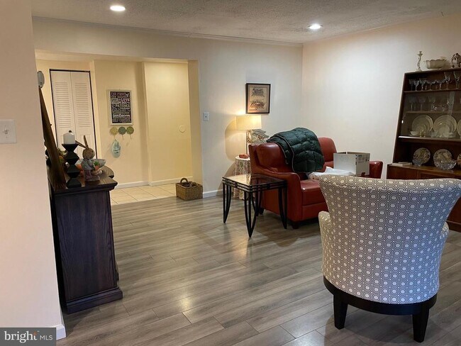 Photo - 6 Longstream Ct Unidad T-2